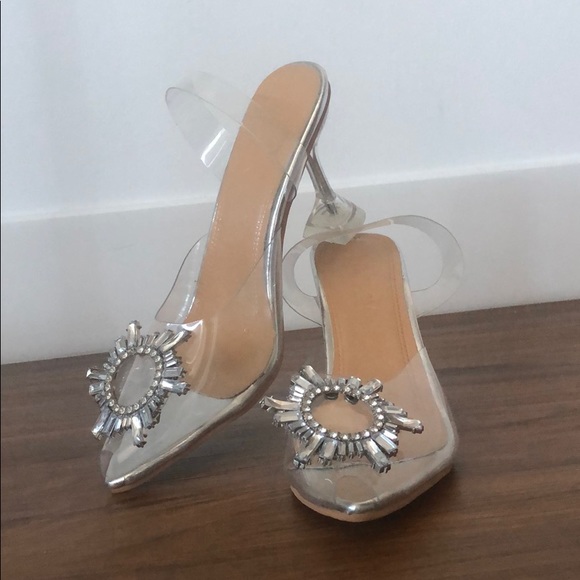 Shoe - Picture 2 of 4